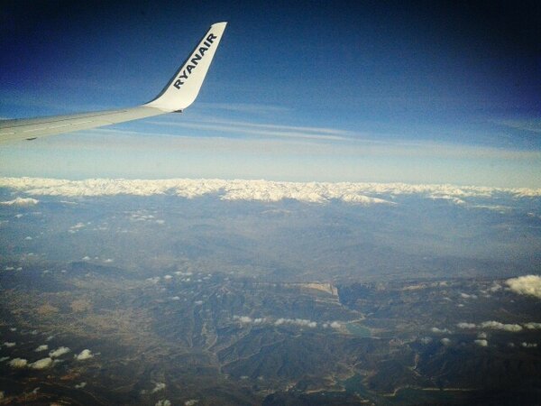 limon_carlota's tweet photo. En bilbao! Azafatos amigos.. Jajaja pilas cargadas para jugar! @InefBarcelona @Tortega50 @MariaRibGar http://t.co/XItBL7HK