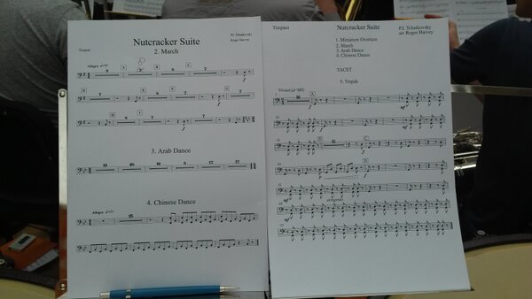 peterdejong72's tweet photo. Druk aan het repeteren met @Koperguod in het prachtige @AtriumSneek . Vanmiddag 17.00 uur concert aldaar #komtallen http://t.co/ieSP0H1O
