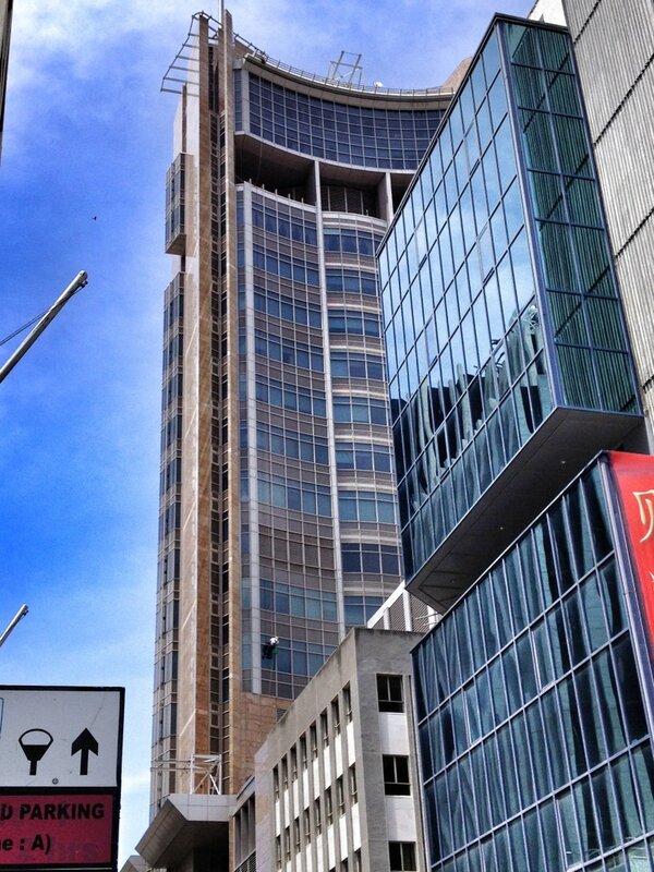 JAR_2025's tweet image. 33 degrees celsius in Port Luis, and I'm grateful I don't work as a window cleaner.
#Vacation #Mauritius #PortLuis