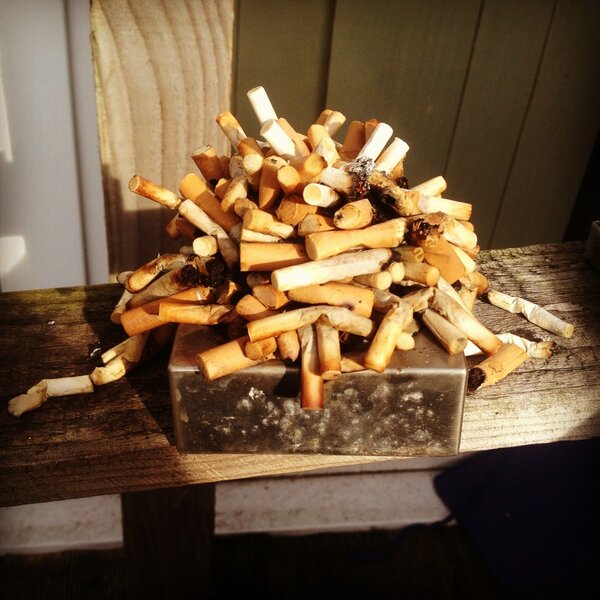 luciee_ee's tweet photo. Fag anyone? http://t.co/X7W7gudd