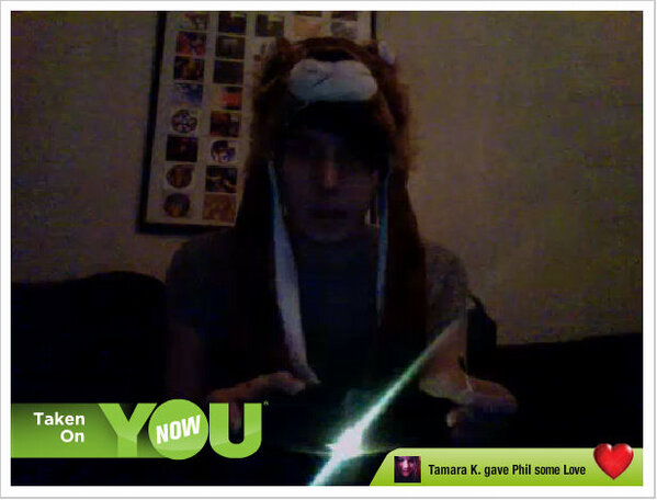 HamsterLover008's tweet photo. I took a snapshot of Phil  (@AmazingPhil) on @younow! COME SEE IT LIVE! http://t.co/p43kdF81 http://t.co/GijHE3qm