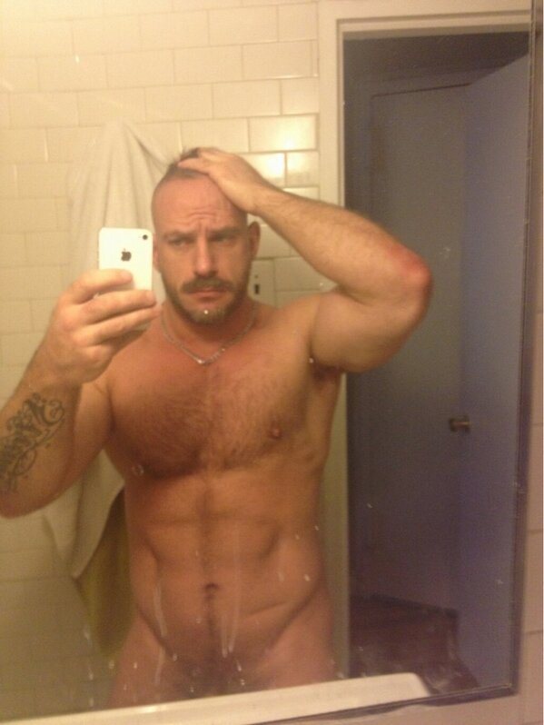 chicosconmovil's tweet photo. Foto de @mrsamuelcolt subida hace unos minutos #showyourcock #chicosmovil RT y FAV #siguemeytesigo #FollowBack http://t.co/HZzsrbkR