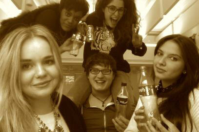 logannolin's tweet image. Fortitude. #UoWcceHackathon #30CokesLater @annabatchelor_ @maralicious1 @DeeMensah @ImBruna