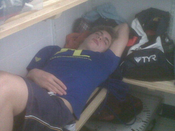 PlymouthLeander's tweet image. #Devons #plymouthleander @Reeceworth having a nap before finals