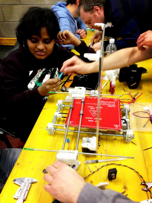 maindmaster's tweet image. @beachbrake Building a #reprap at #OfficineArduino :-)