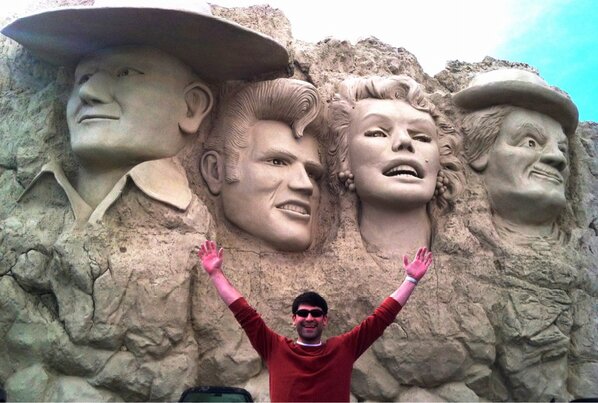 misslaura501's tweet photo. Some of the "cheesy excellence that is Branson" @dlohawg http://t.co/svxq6YP7