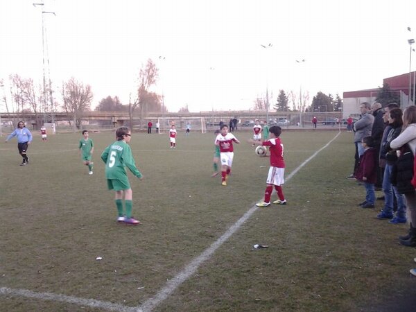 Tres de tres. Pleno de victorias en la tarde del sabado en el poli con el Alevin C (3-2) ante el Puente.
