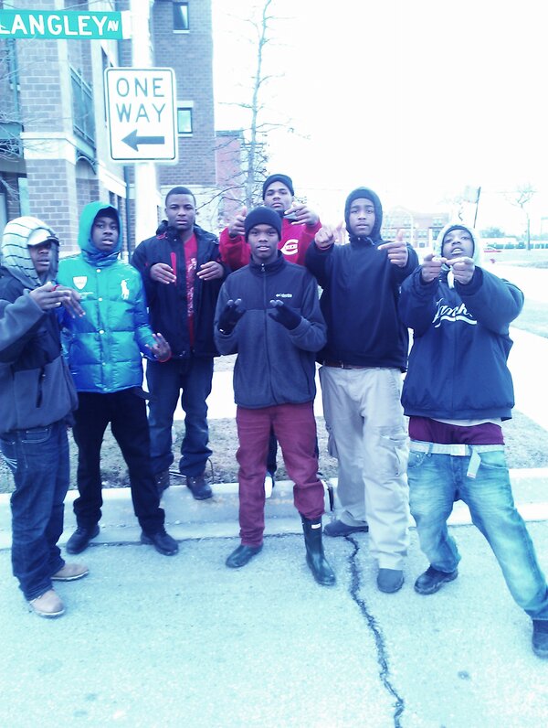Flock_SonnySide's tweet photo. FTB On The Opps Shit They Be Put Up #OBNK http://t.co/9orWHBFO