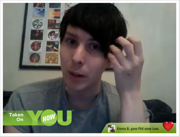 HamsterLover008's tweet photo. I took a snapshot of Phil  (@AmazingPhil) on @younow! COME SEE IT LIVE! http://t.co/p43kdF81 http://t.co/DpOC5gXI