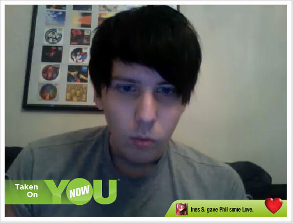 HamsterLover008's tweet photo. I took a snapshot of Phil  (@AmazingPhil) on @younow! COME SEE IT LIVE! http://t.co/p43kdF81 http://t.co/7bnxy0hD