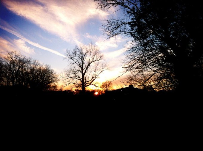 Goodbye sun... I hate it when you leave but I love to see you melt away http://t.co/elEIGjKX<a href="/tag/nodapl"class="tags"><span>#nodapl</span></a>