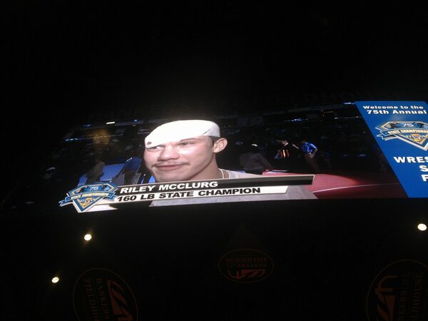INHSMagazine's tweet photo. #whatamess Riley On the BIG SCREEN! http://t.co/9MIQ4n6A