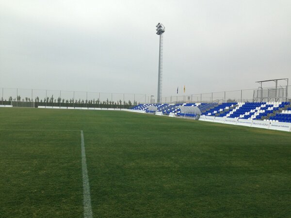 Esta mal el campo..jaja en <a href="/PinatarArena/">Pinatar Arena</a>