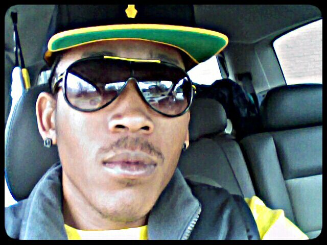 My shades cost more than your outfit #sadbuttrue #dolcegabbana #$400+ #catchup (in my gucci voice) #<a href="/tag/sadbuttrue"class="tags">#sadbuttrue</a><a href="/tag/catchup"class="tags"><span>#catchup</span></a><a href="/tag/dolcegabbana"class="tags"><span>#dolcegabbana</span></a>