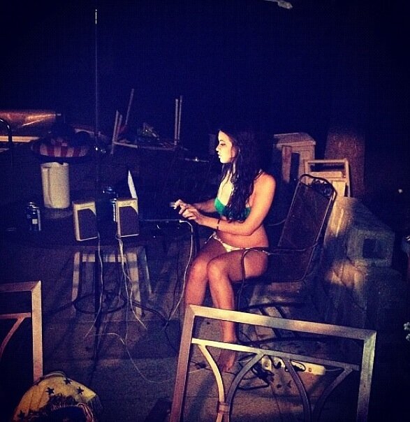 jessiewendle's tweet image. Me in a nutshell #internetaddict