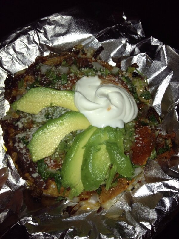 BASlavin's tweet photo. Midnight lunch LA style. http://t.co/3d9pJzEI