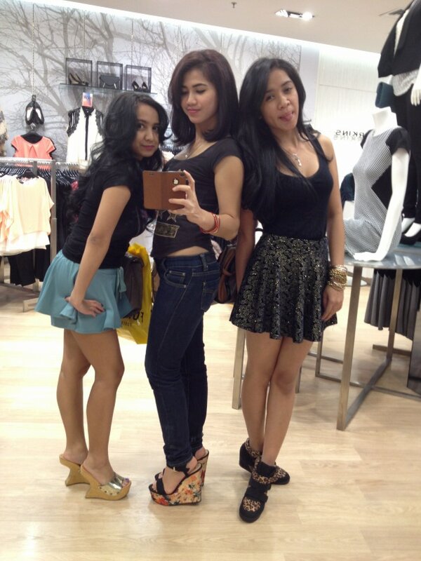Jothiputri's tweet photo. blenjong@ GI@anissa_farissa http://t.co/Zd03l8eY