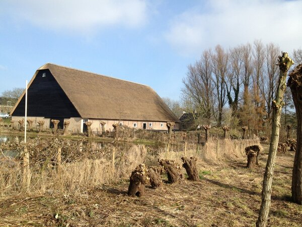 rrosberg's tweet photo. Prachtig gerestaureerd zo centraal in Heinenoord. Ook vlak bij de molen van Goidschalxoord. #HWL http://t.co/JGcJUGb1