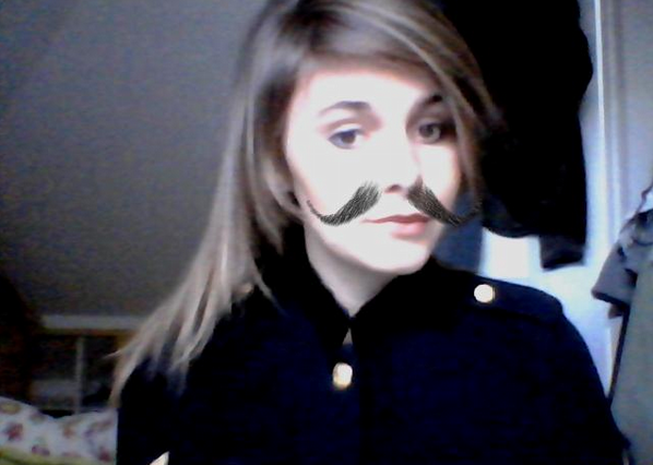 AuroreGaulupeau's tweet photo. Je pense être prête pour partir au Taboulistan non? #Moustache #VLF @MichaelYoun @JoseGarciaOff @IsabelleFunaro http://t.co/VkZnglri