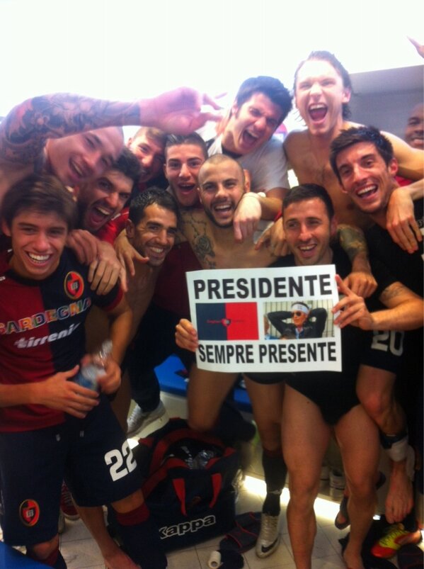 OfficialRadja's tweet photo. Noi abbiamo un gruppo spettacolare..Ora si vede quanto siamo uniti!!! Che vittoria!!! E anche per?;) #Forzacasteddu http://t.co/SLmsMW3S