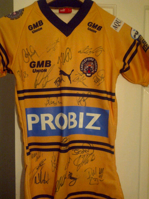 Genuine signed Castleford Tigers Rugby shirt ready for auction, but not until we have 1000 followers RT