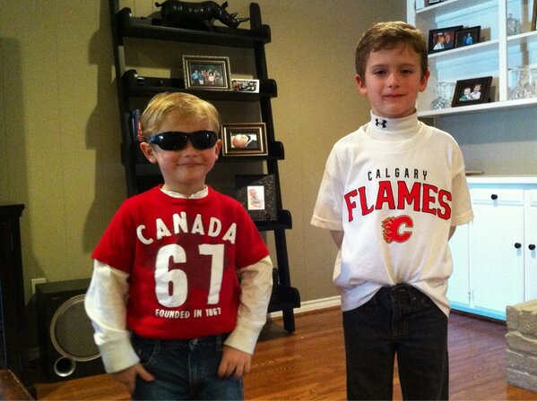 The #CofRed in Texas! #CGYDAL RT <a href="/gmeyercanuck/">Greg Meyer</a>: From Fort Worth; taking the boys to <a href="/NHLFlames/">Calgary Flames</a> vs Dallas Stars