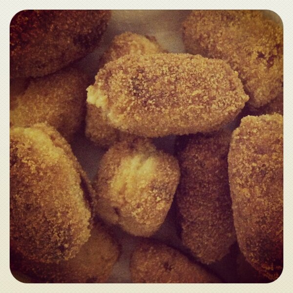 Kyto_CPS's tweet photo. #socfeliç "@Diariodelos30: Convertirte en la reina de la casa gracias a la receta de croquetas de tus padres http://t.co/jYocuEmx"