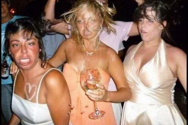 EmbarrassNpics's tweet photo. This is the most derpiest group of people I've ever seen. http://t.co/1qAkypeO
