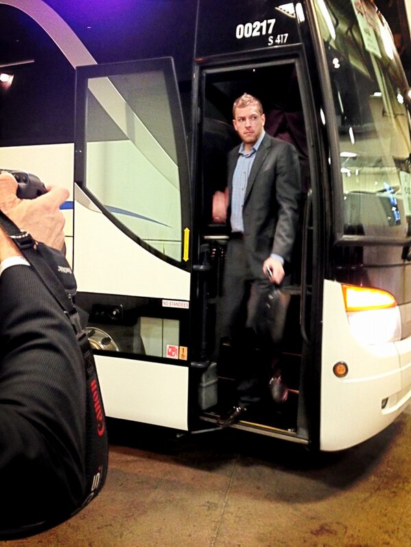 warriors's tweet photo. Ladies and gentlemen, All-Star @Dlee042 has arrived. http://t.co/YthKw0oC