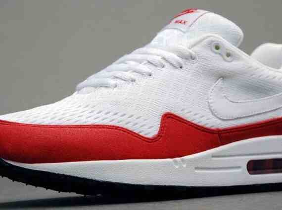 TomAlvanDavies's tweet photo. Cant sleep why not trainer shop nike id stop it #purchase http://t.co/MQi8Arzm