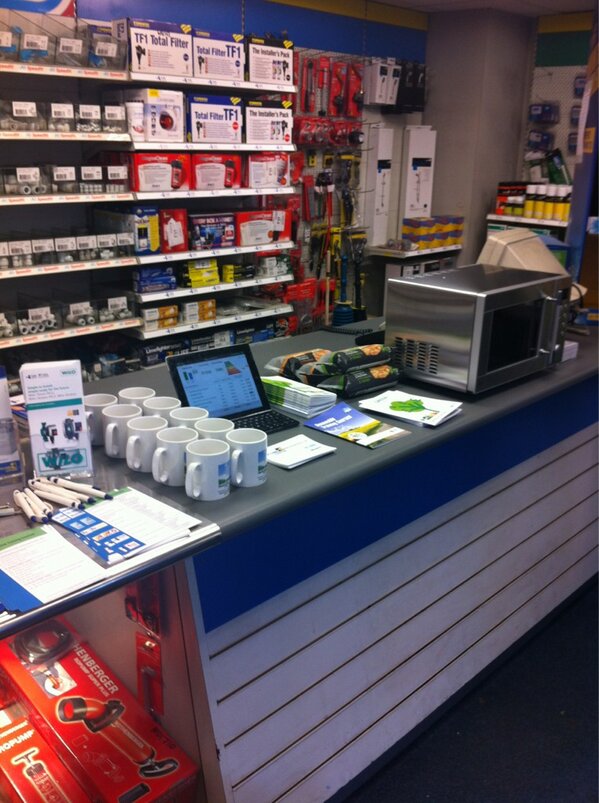 Rich_Gould's tweet photo. Croydon Plumb Centre breakfast morning already seen several contractors and fed the workforce! #greendeal http://t.co/K2WYEQVX
