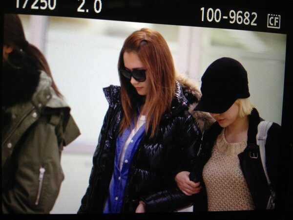 [PIC][18-02-2013]SNSD trở về Hàn Quốc vào chiều nay BDXYanzCcAAjcDf