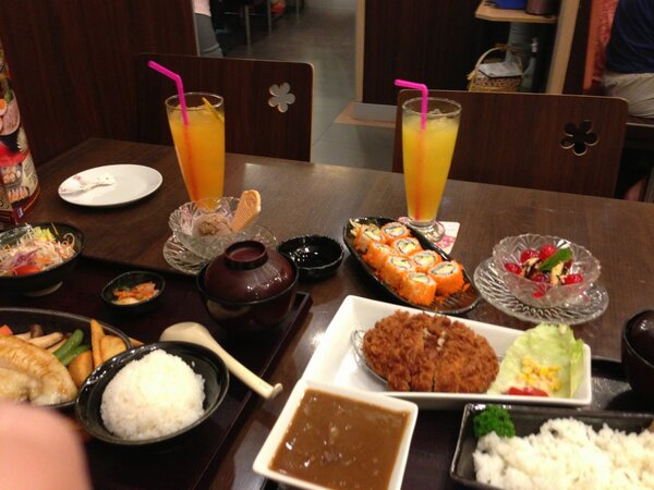 JavaSanek's tweet image. ну вот и поели у японцев