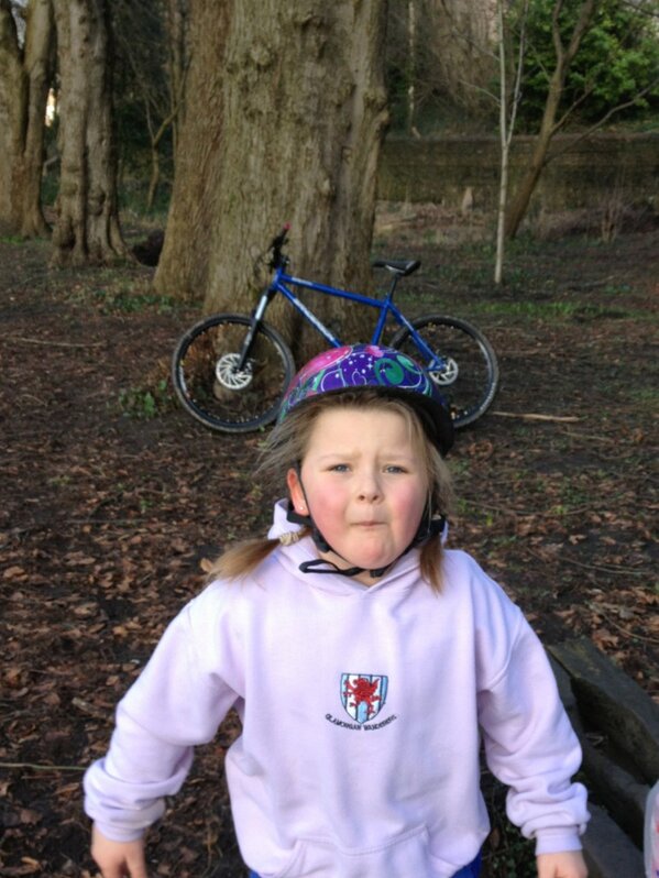 colossalfoot's tweet image. @mbukmagazine me and the little one went out and guess what. #PeeStop #mtb
