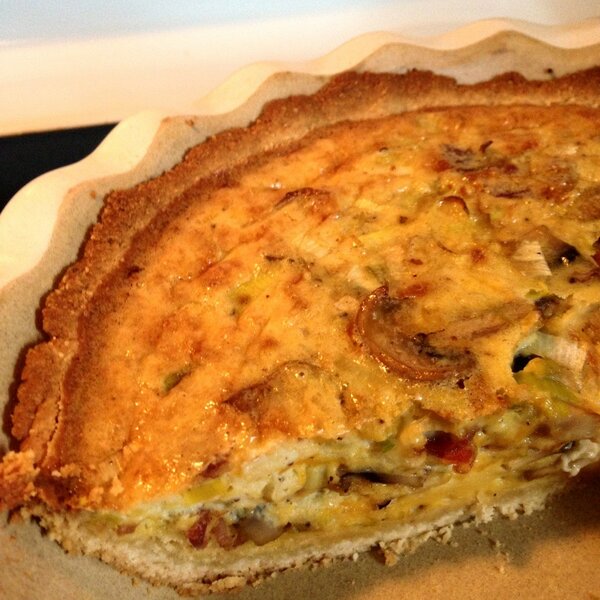 mcollinsNL's tweet image. Bacon, leek and mushroom quiche Yum! #paleo #breakfastsolutions