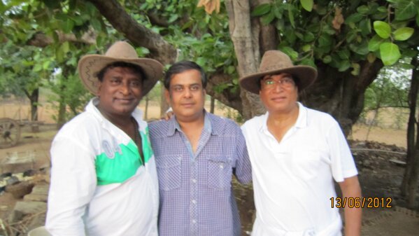 KAUSHALMOSES's tweet photo. FINISHD COMMANDO ACTION  VDHYUT JAMWAL  Nw startd WITH THUPPAKI REMAKE  OUR SECND release IS SAHEB GANGSTERS RETURNZ http://t.co/8HsMad0f