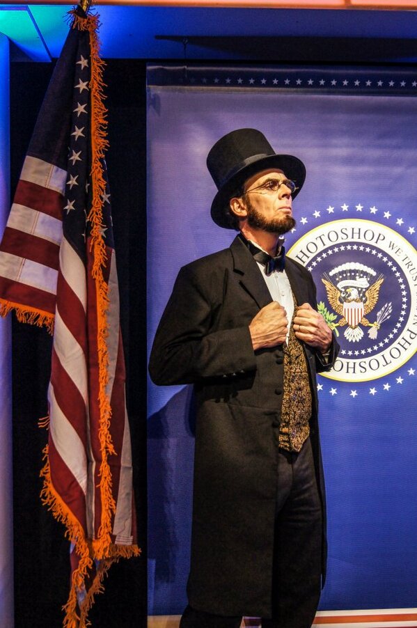 Photoshop's tweet image. To those who celebrate, Happy #PresidentsDay!