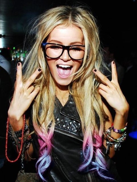 misslove_2's tweet photo. Happy Monday!! #monday #happy #love #misslove #cool #hair #pink hair #Goya http://t.co/EQoKE32V