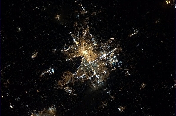 Cmdr_Hadfield's tweet photo. Grand Rapids, MI, with the lights on, as-seen from 300 miles up. http://t.co/8PVoM3JR