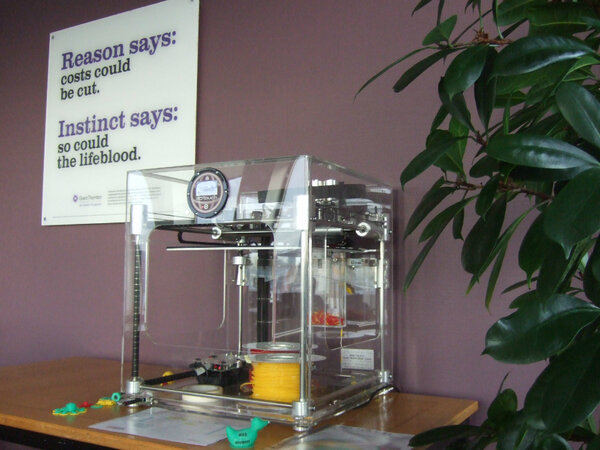 ChrisN_mas's tweet photo. Huge thanks to @bitsfrombytes for the loan of the 3D Touch - great kit designed &amp; assembled in the UK! #ukmfg http://t.co/EZ5CLfEE