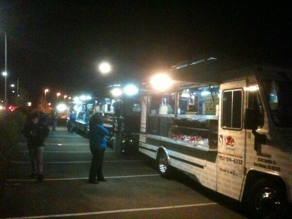 T1OEvents's tweet image. Eattin an tweeting as wolf out in santee tonight #chubbysfoodtruck #devilicious #asianpersuasion #twofortheroad