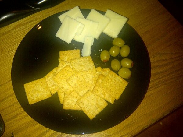_giselleelisa's tweet image. My fav snack! :) don't judge! #olives #cheeseobsession