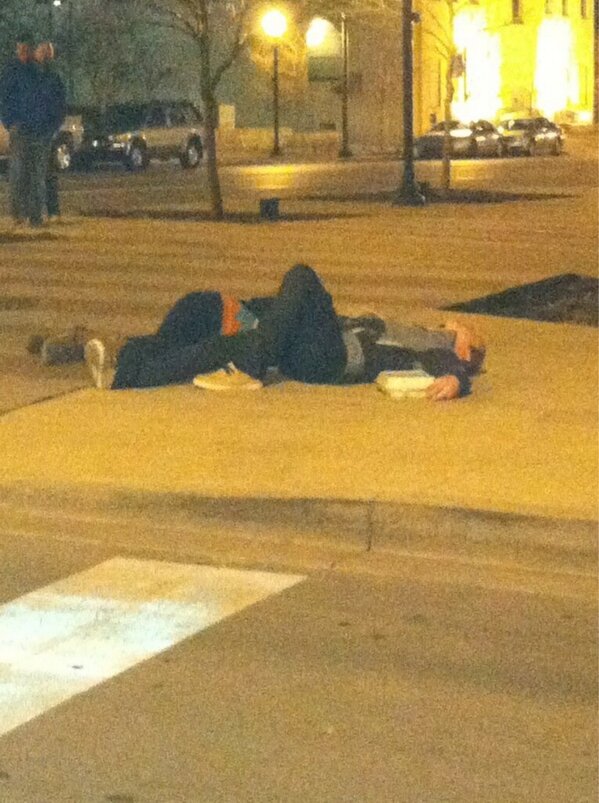 UKPassouts's tweet photo. Shackin on the sidewalk #classic http://t.co/PziX5LazT2