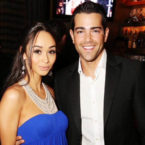 Thanks @StyleMeMaeve for the great <a href="/CalvinKlein/">calvinklein</a> tux! #Oscars2013 <a href="/CaraSantanaFans/">Cara Santana</a>