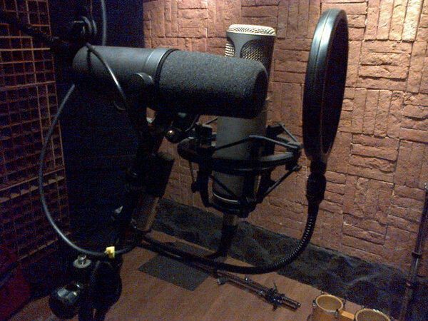 studiosAPP's tweet image. RODE K2  con válvula Siemens NOS E88CC y un Shure SM7B+ preamp Aphex 107 upgraded con válvula telefunken NOS 12AT7