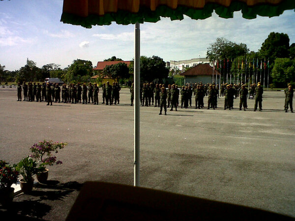 Zafran_116's tweet photo. Majlis Pnutupan Kursus Asas Skuad Muda RELA Siri 1/2013 @relamalaysia @RELAMelaka @RelaAlorGajah http://t.co/fvDahPLcNQ