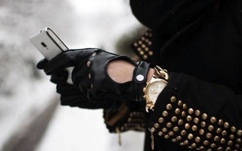 CornerStSociety's tweet image. More street style inspiration ~ Loving this! #goldwatch #leathergloves #studdedjacket