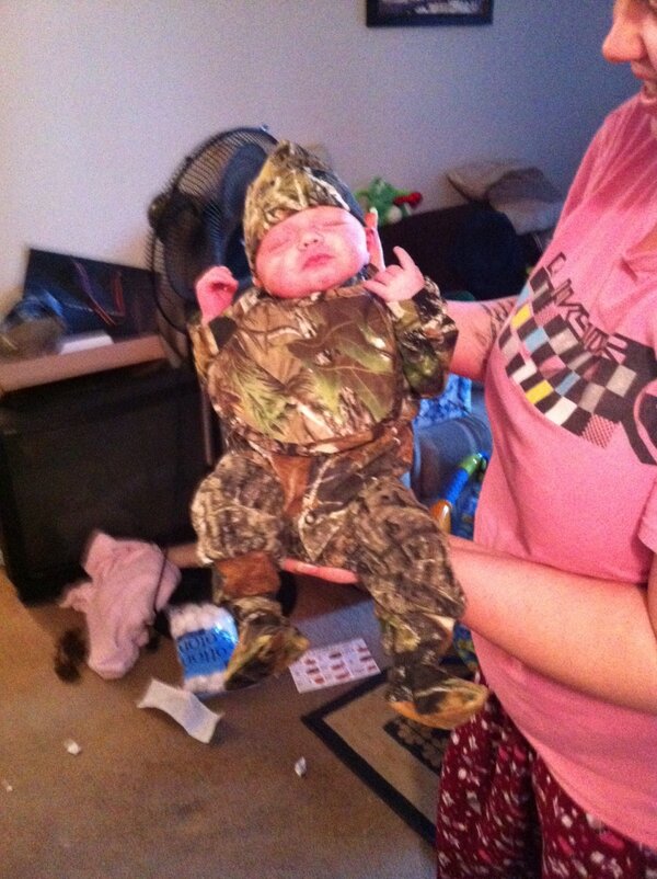 LupulJon's tweet photo. My baby in her camo http://t.co/vemhNbOR