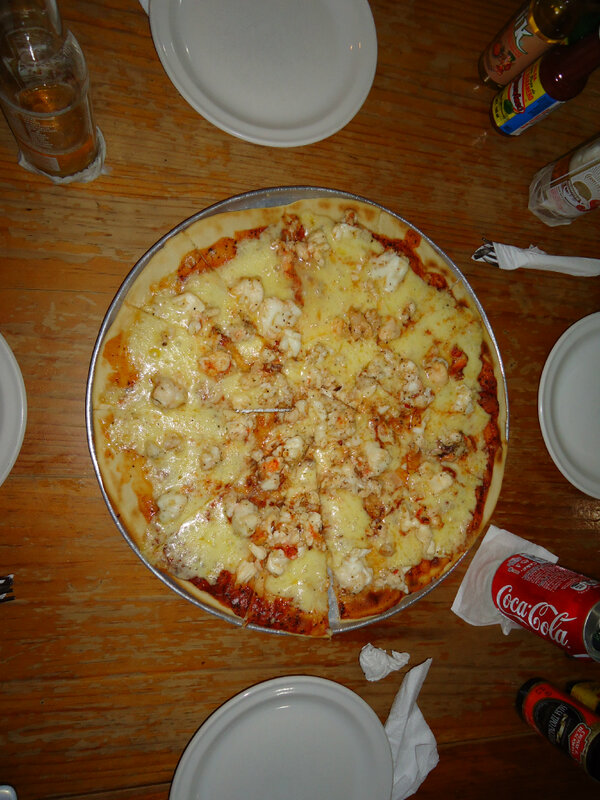 holboxcollect's tweet photo. Que van a comer??? A mi se me antoja una pizza de langosta #amoholbox http://t.co/uXDX5N9h