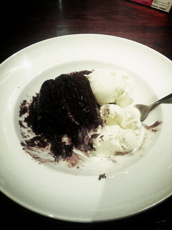 f_mclean's tweet photo. Oh hello breakfast, you sexy chocolatey beast. http://t.co/vUtzewNx